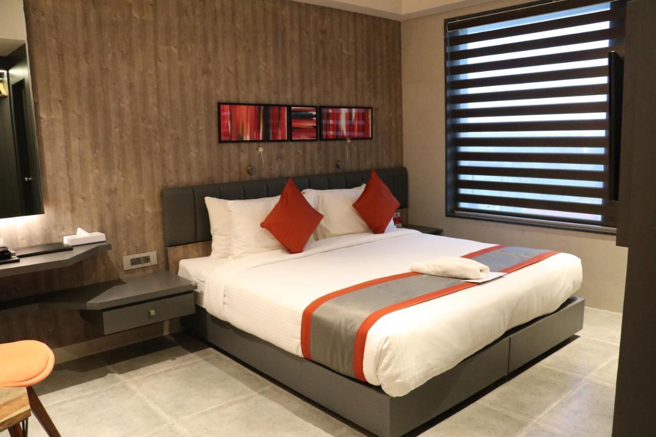 The Soni'Otel Haora Bagian luar foto