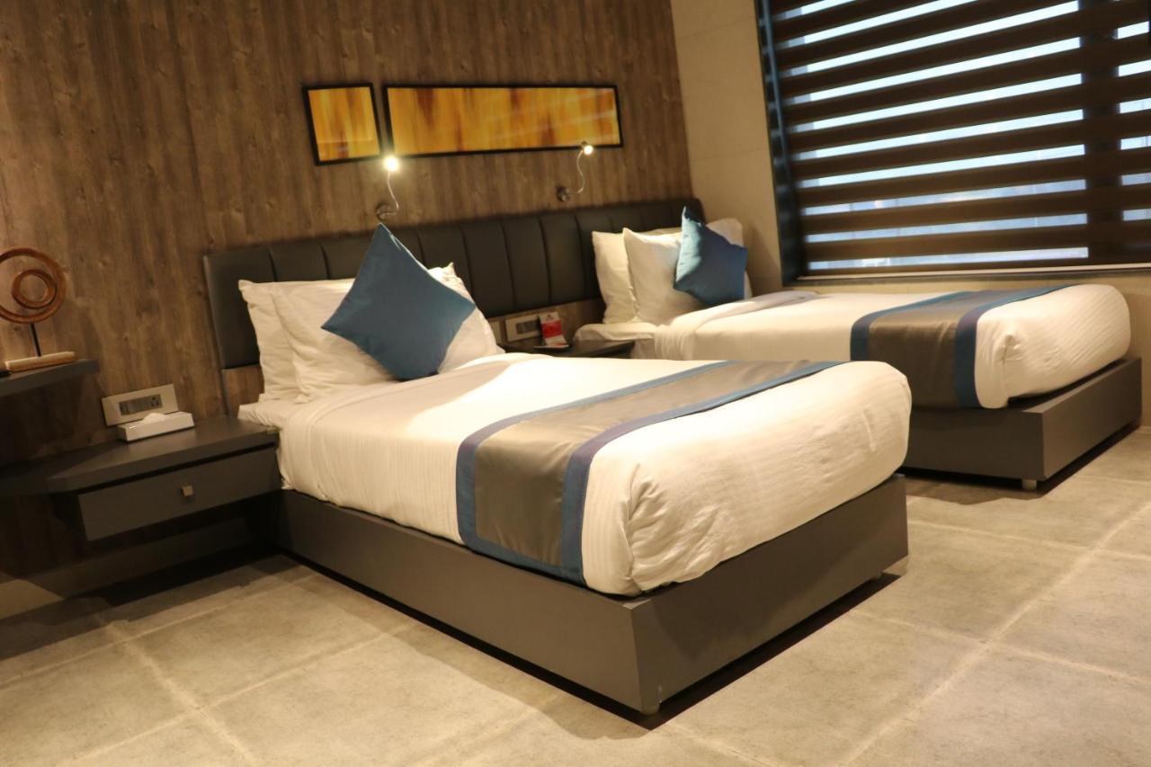 The Soni'Otel Haora Bagian luar foto
